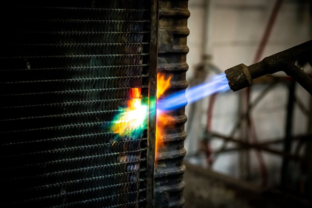 Incluye: soldadura , reacondicionamiento de tanques, pintura anti-corrosiva y prueba a presión